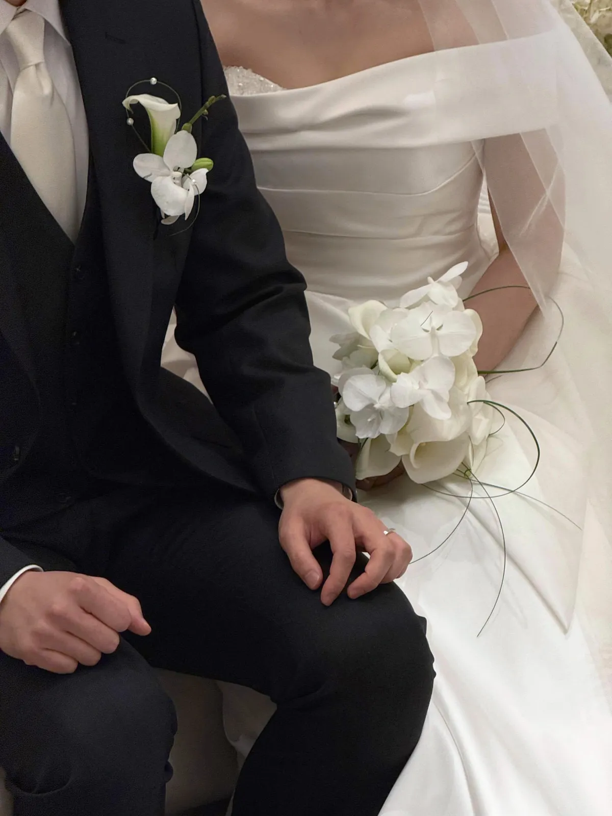 나비가 앉아있는 느낌의 카라+호접 부케 3