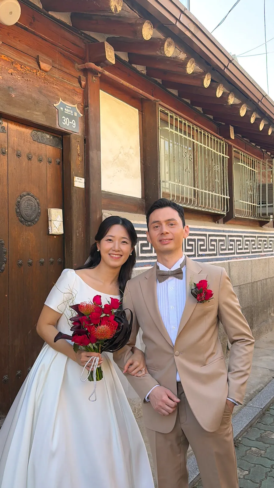 레드 로즈 한옥 스냅부케